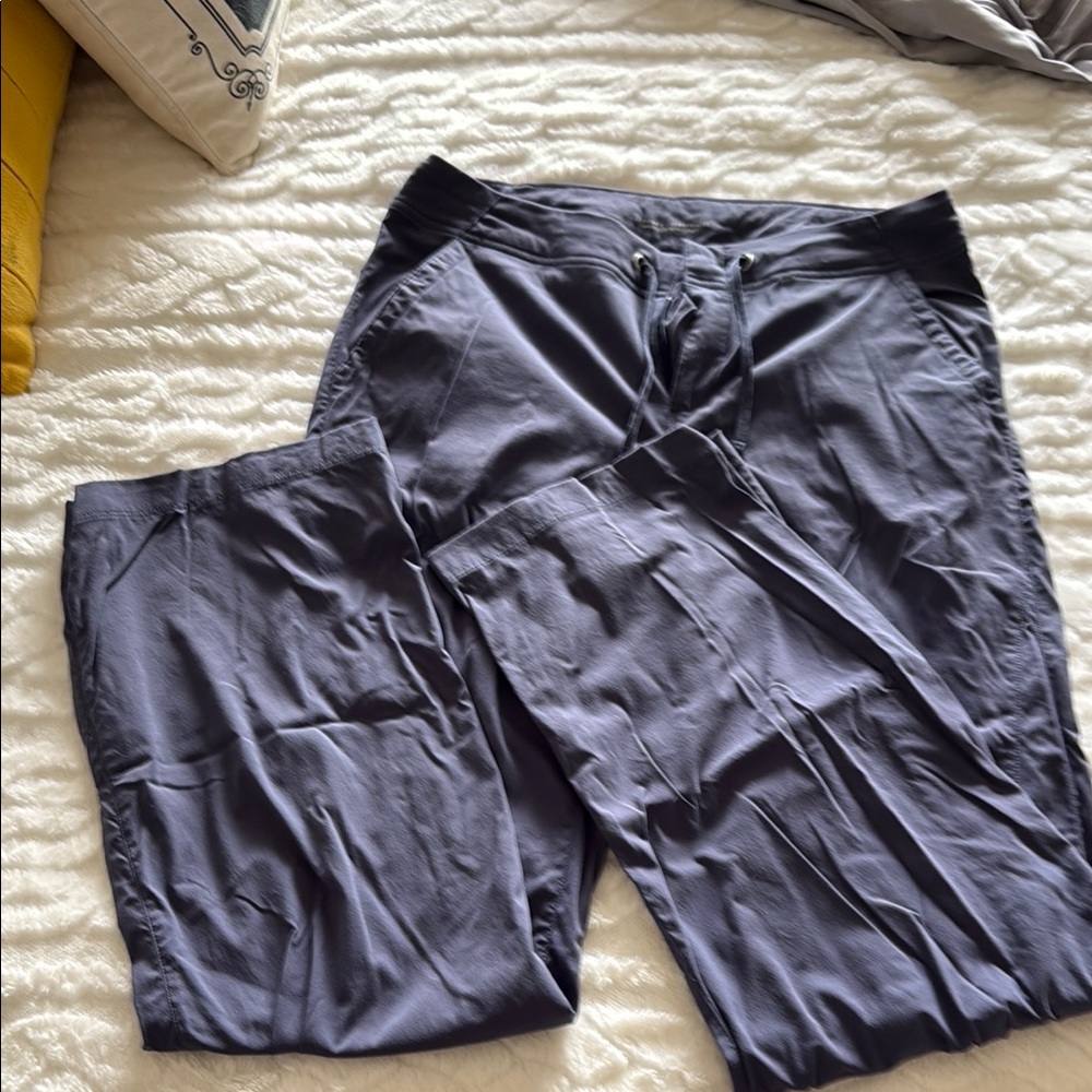 Woman’s Columbia Hiking Pants